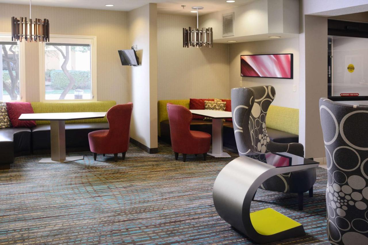 Sonesta Es Suites Dallas Central Expressway מראה חיצוני תמונה