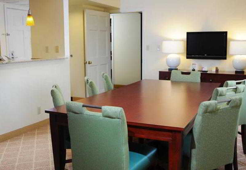Sonesta Es Suites Dallas Central Expressway מראה חיצוני תמונה
