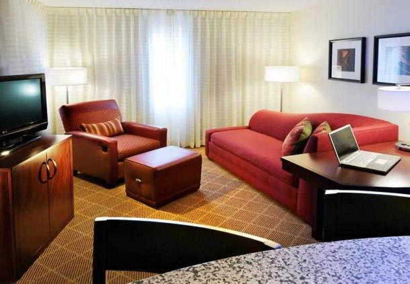 Sonesta Es Suites Dallas Central Expressway מראה חיצוני תמונה