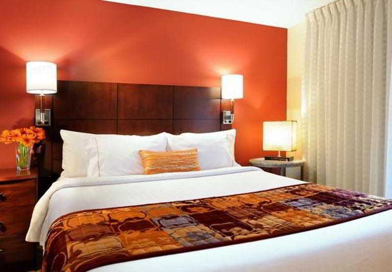 Sonesta Es Suites Dallas Central Expressway מראה חיצוני תמונה